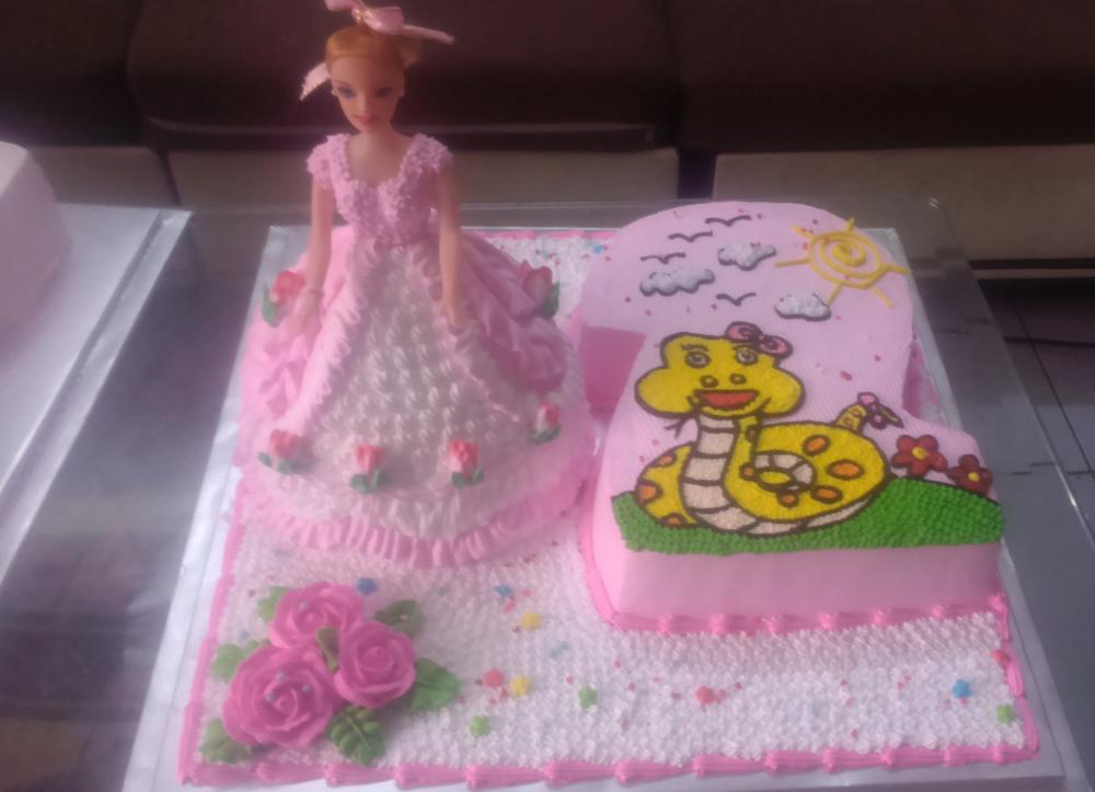 Bánh sinh nhật công chúa mã B4727