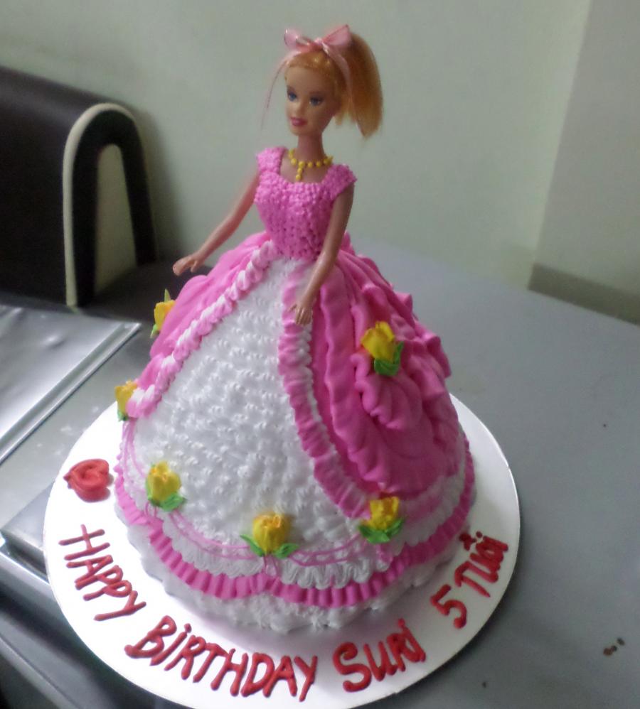Bánh sinh nhật công chúa 3D Mã B2643